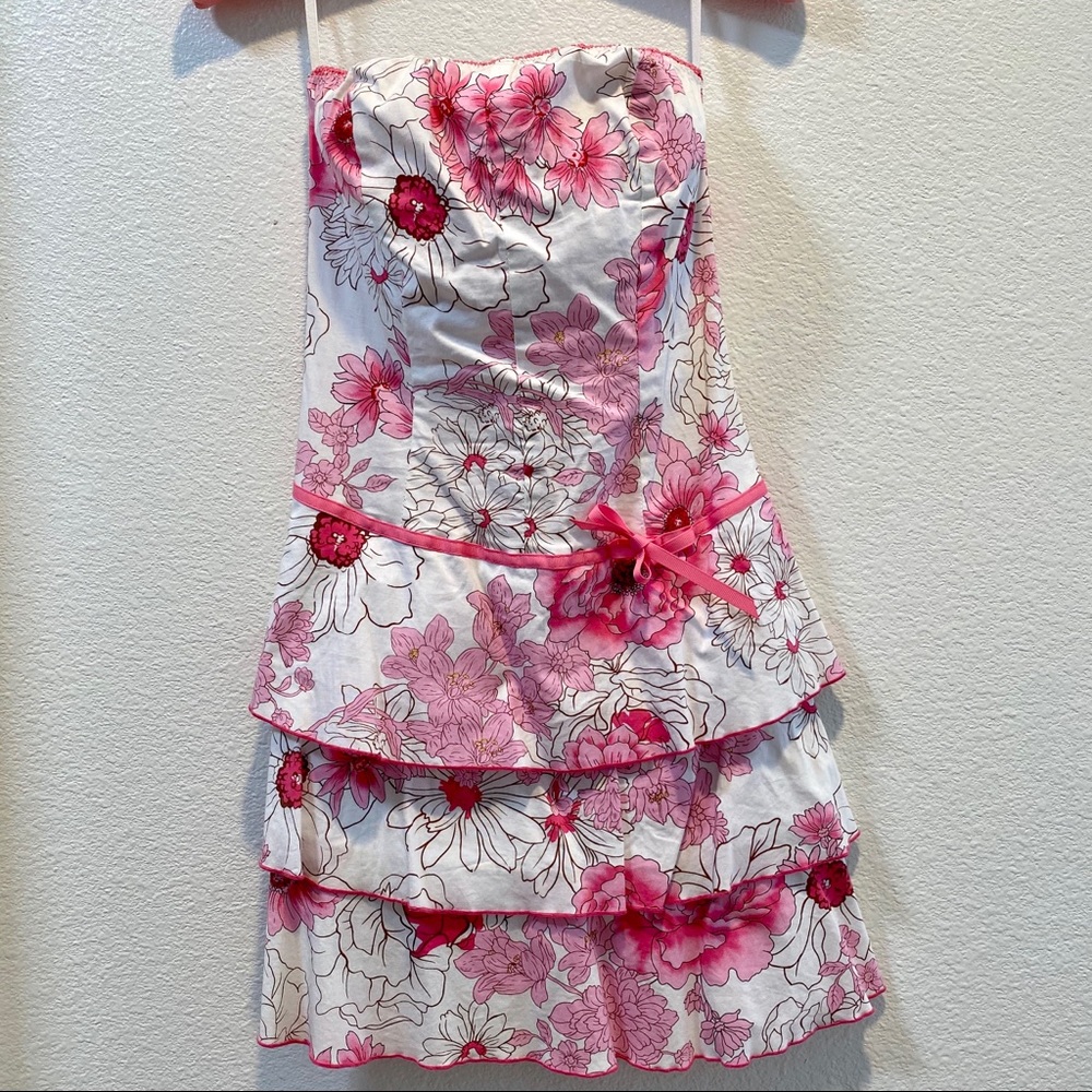Floral strapless tiered dress